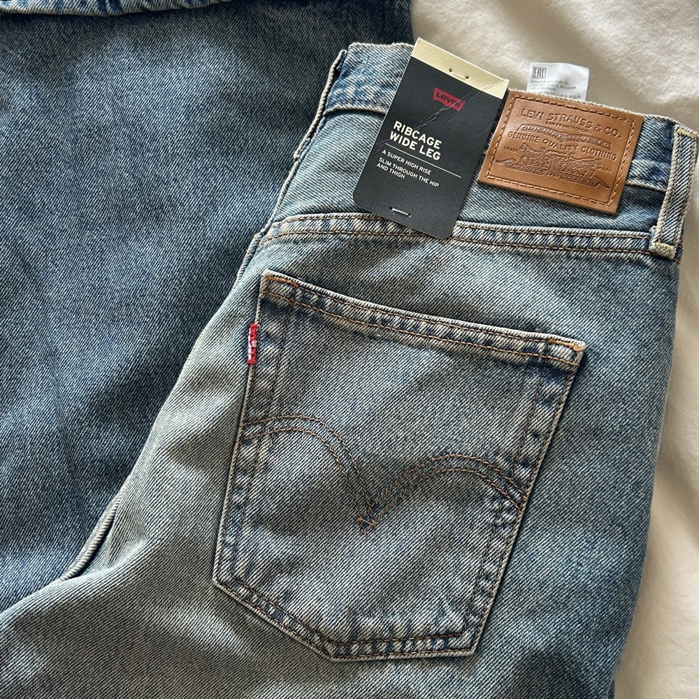 NWT Free People Levi’s Ribcage Wide Leg Jean - Picture 5 of 9